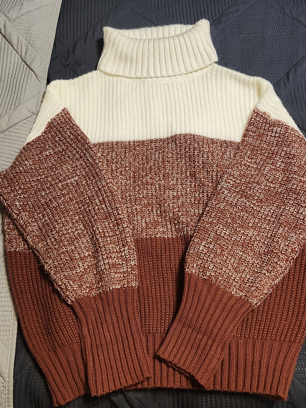 Women's Cream & Rust Colorblock Turtleneck Sweater
